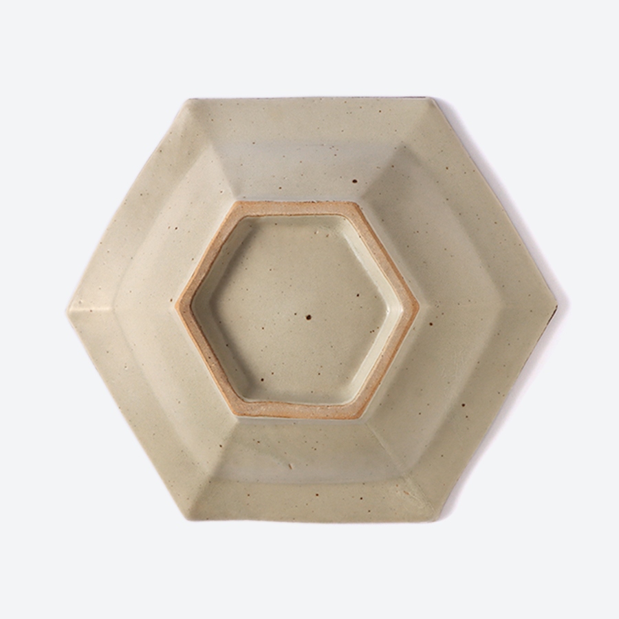 ＜濱田友緒＞濱田窯　地釉鉄砂赤絵六角鉢